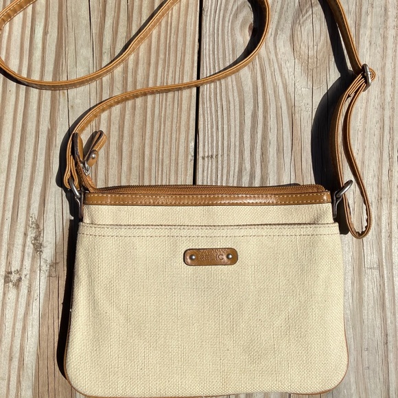 Relic Brand Butterfly Purse - Picture 2 of 4